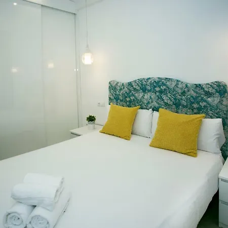 Monko Center, Garden & Pool O Apartment *