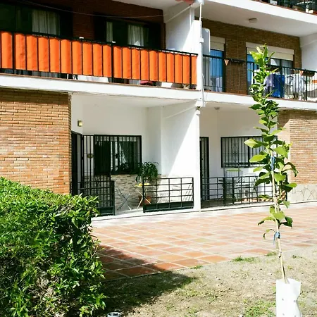 Monko Center, Garden & Pool O *