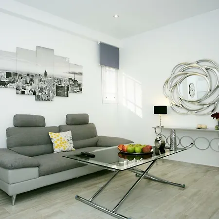 Monko Center, Garden & Pool O Torremolinos